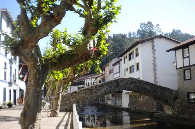 Ea, cerca de San Juan de Gaztelugatxe